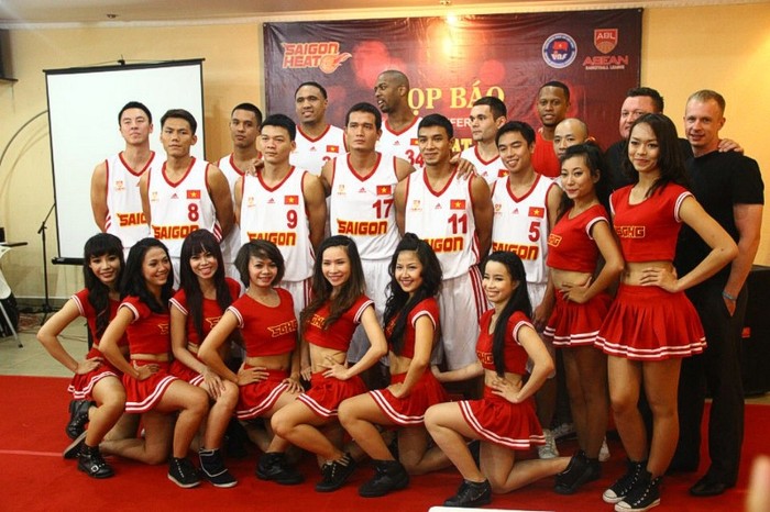 Mùa giải 2013 sẽ chính thức bắt đầu với Saigon Heat vào ngày 12/1/2013 tới, và với kinh nghiệm thu được từ mùa bóng đầu tiên tham dự, đây hứa hẹn sẽ là một bước nhảy vọt của Heat ở đấu trường khu vực. Mục tiêu của Heat sẽ là lọt vào loạt play-off để tranh chức vô địch ABL. Tất nhiên, đối thủ của họ không phải là những kẻ lót đường: Nhà ĐKVĐ Indonesia Warriors, đội bóng rất mạnh San Miguel Beermen đến từ Philippines do Joe Bryant (cha của siêu sao Kobe Bryant) dẫn dắt, CLB giàu có Singapore Slingers, một Malaysia Dragons chơi rất sức mạnh và Thailand Slammers, nhà vô địch của mùa giải 2011.